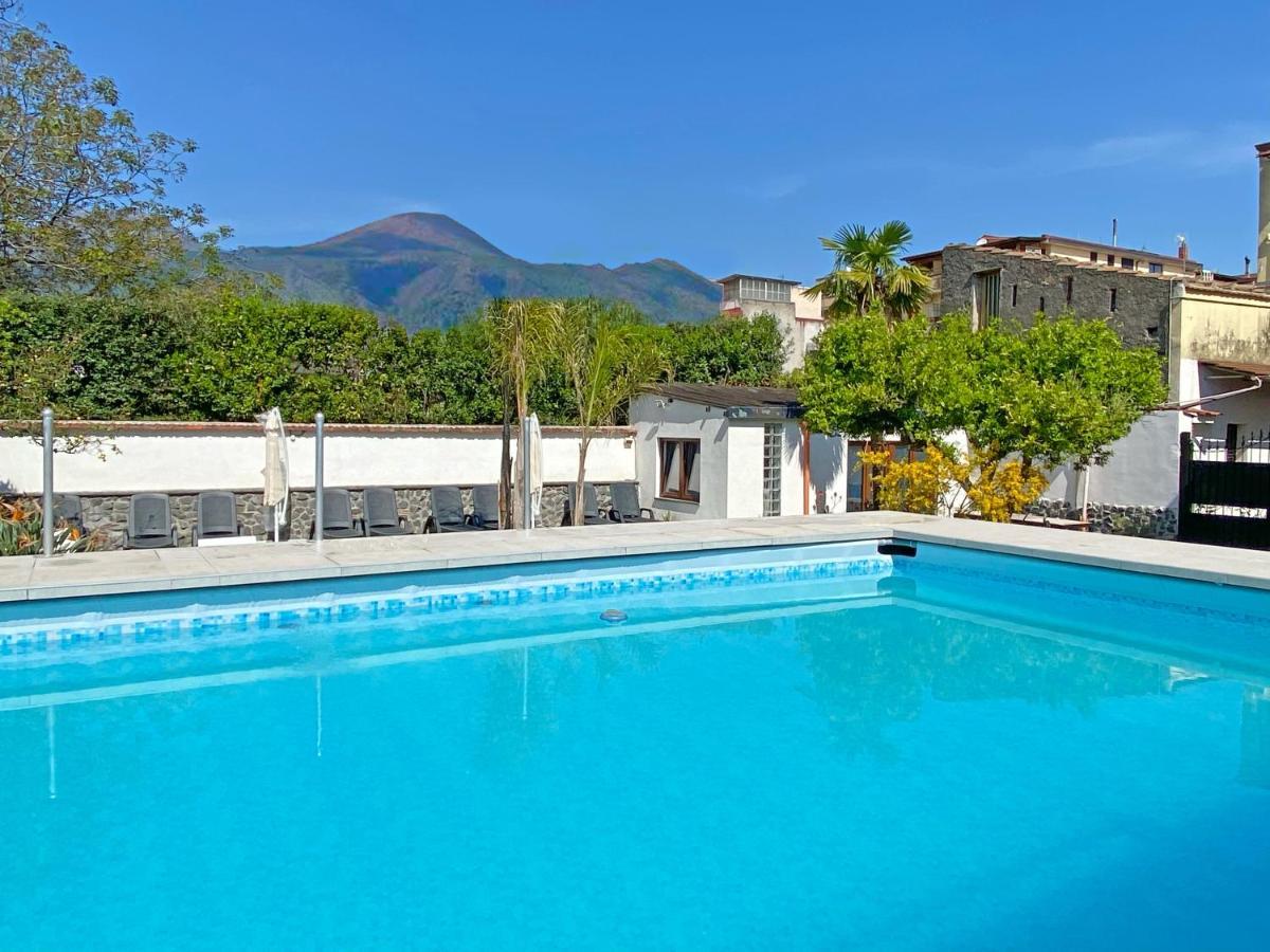 Terzigno Terrazza Sul Vesuvio Con Piscinaヴィラ エクステリア 写真