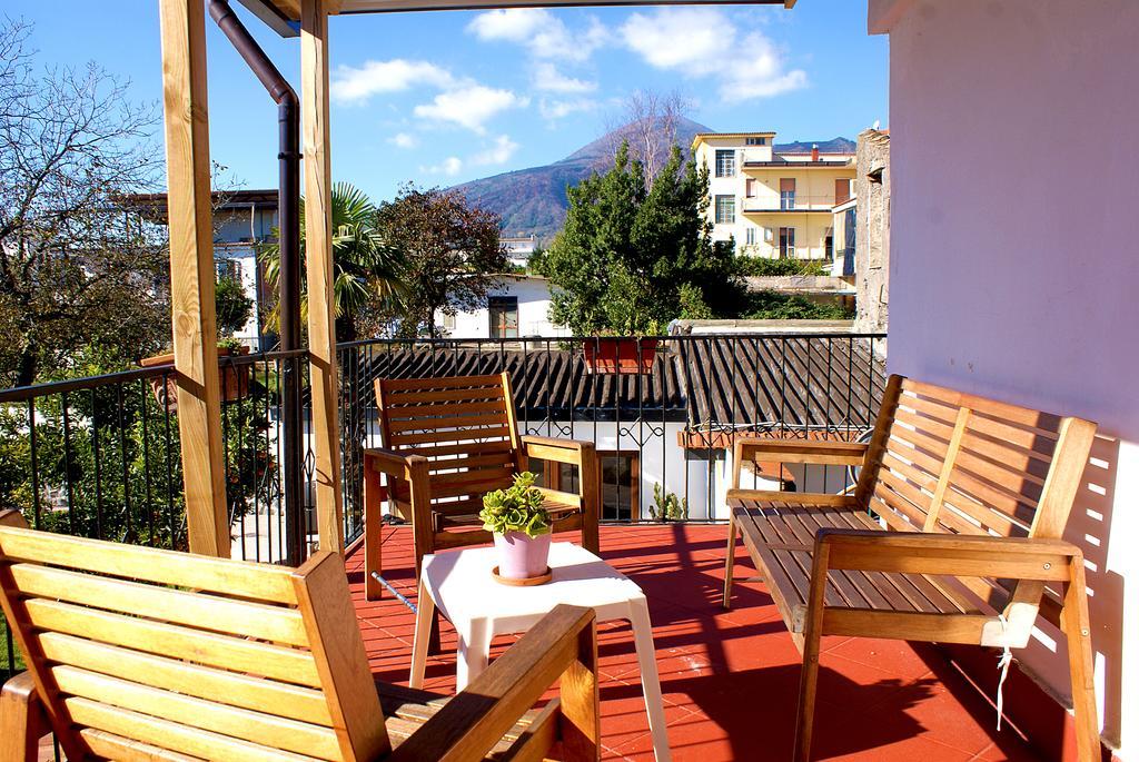 Terzigno Terrazza Sul Vesuvio Con Piscinaヴィラ エクステリア 写真